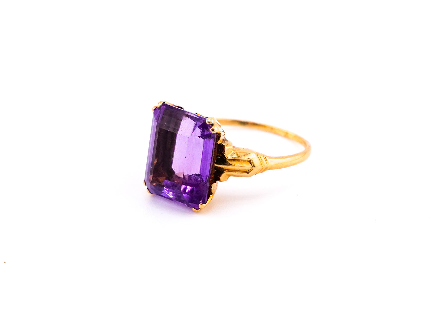 La Reina Violeta Ring