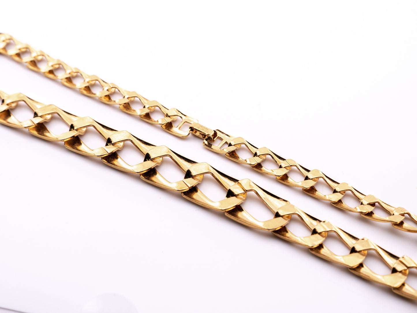 Napier Graduated Curb Chain Necklace, Late 1980s