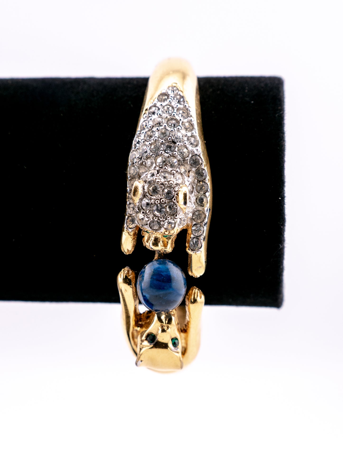 The Sapphire Hunt - Les Bernard Collectible