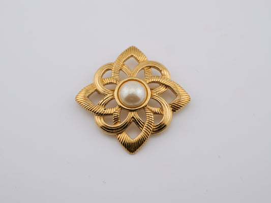 Four Winds Brooch